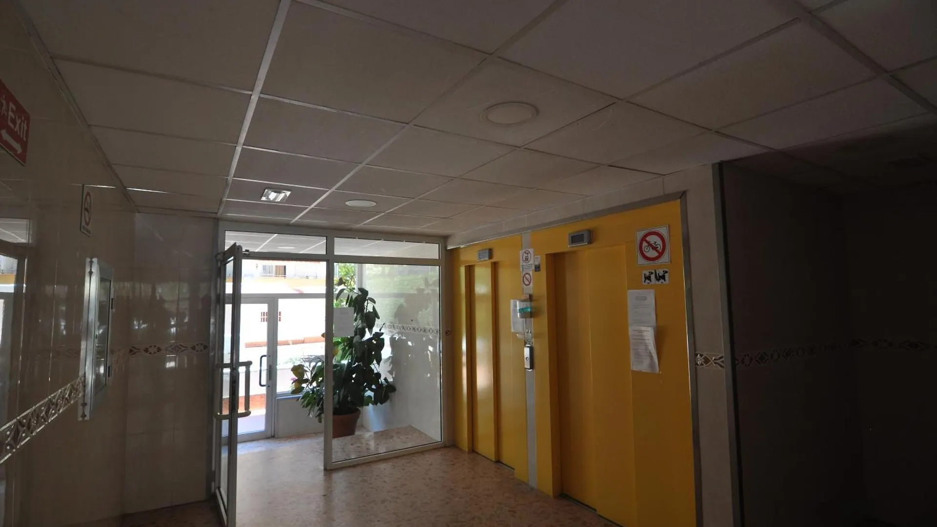 Rnet - Rhc 1613 Roses Holiday Center Spain